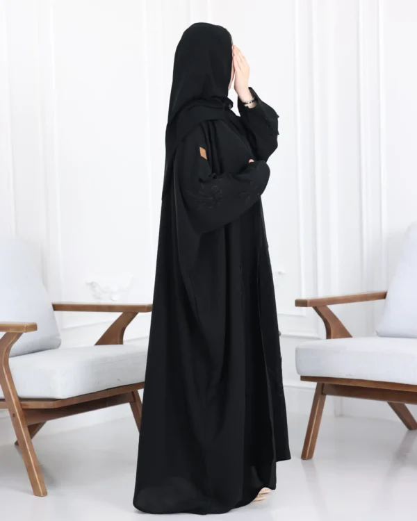 عباية بشت مزينة بدقات اري اسود