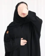 ⁦عباية بشت مزينة بدقات اري اسود⁩ - الصورة ⁦4⁩