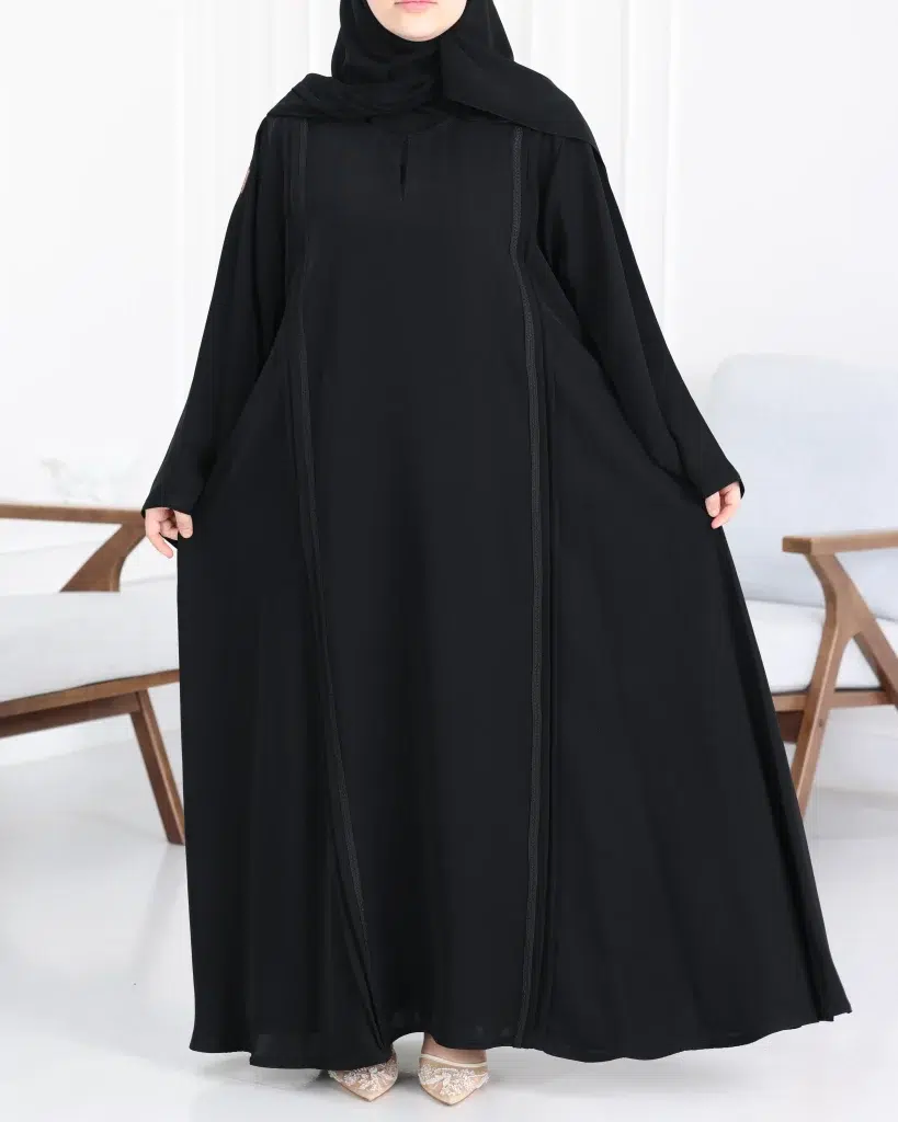 عبايات سوداء