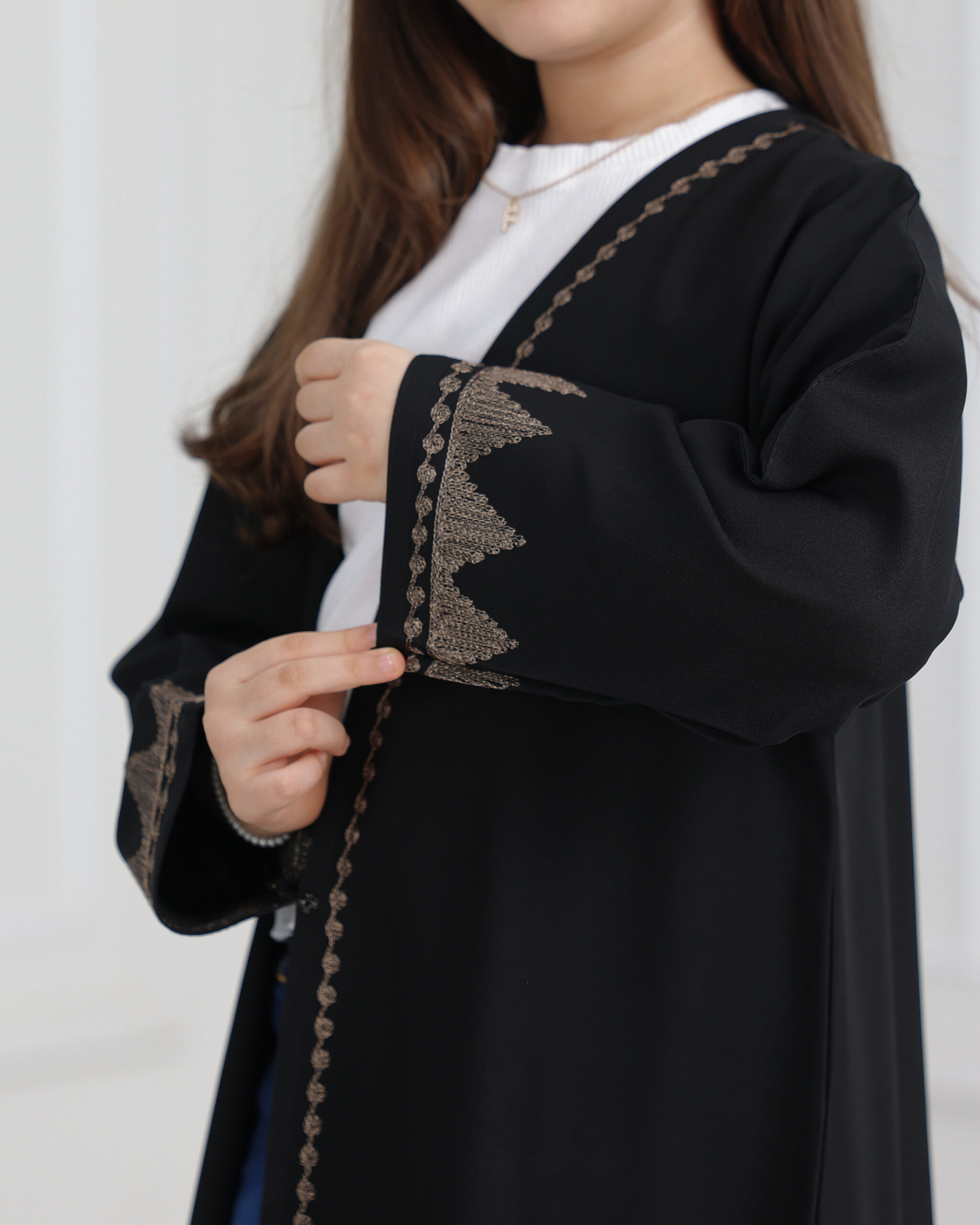 ZA-0832 (1) عباية بناتي بتطريز اري بلون نحاسي