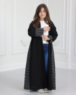 عباية بناتي مندمجة بجاكار خطوط ابيض