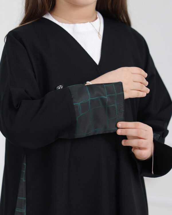 ⁦عباية بناتي مندمجة بجاكار خطوط اخضر⁩ - الصورة ⁦6⁩