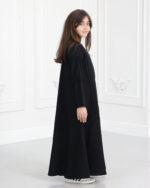 عباية بناتي محددة بقيطان اسود