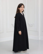 ⁦عباية بناتي مطرزة بورود اسود على اكمام⁩ - الصورة ⁦5⁩