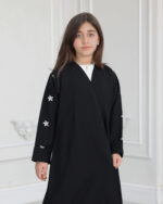 ⁦عباية بناتي مطرزة بورود ابيض على اكمام⁩ - الصورة ⁦7⁩