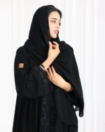 عباية فزة شك اسود ورق شجر من امام و اكمام
