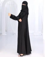 ⁦عباية كلوش بكم منفصل و مخمل منقش⁩ - الصورة ⁦3⁩