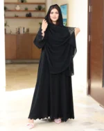 عباية لاميرا مطرزة باسود من اكمام واسفل العباية
