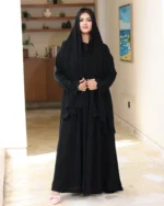 عباية ايفانز كلوش مطرزة باسود على اكمام و طرحة - الصورة 4