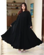 ⁦عباية ايفانز كلوش مطرزة باسود على اكمام و طرحة⁩ - الصورة ⁦7⁩