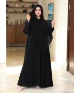 ⁦عباية ايفانز كلوش مطرزة بموف على اكمام و طرحة⁩ - الصورة ⁦3⁩