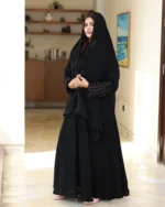 عباية ايفانز كلوش مطرزة بموف على اكمام و طرحة