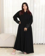 ⁦عباية لاميرا مطرزة بنحاسي من اكمام واسفل العباية⁩ - الصورة ⁦5⁩