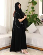 ⁦عباية موديل قطري بشك و طرحة نفس تطريز⁩ - الصورة ⁦6⁩