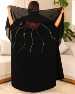 ⁦عباية موديل قطري بشك و طرحة نفس تطريز⁩ - الصورة ⁦3⁩