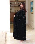 عباية باللؤلؤ الأبيض