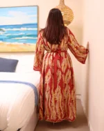 ⁦جلابية خليجية حمراء فخمة بشك ترتر⁩ - الصورة ⁦3⁩