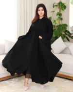 ⁦عباية قمر كلوش مطرزة بالأسود⁩ - الصورة ⁦3⁩