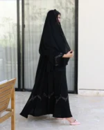 ⁦عباية دبل كلوش مطرزة بنحاسي على اكمام و اسفل 0895⁩ - الصورة ⁦3⁩