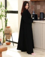⁦عباية بلاك مطرزة بالاسود 0901⁩ - الصورة ⁦2⁩