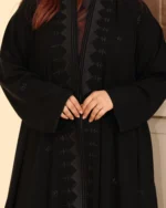 ⁦عباية بلاك مطرزة بالاسود 0901⁩ - الصورة ⁦3⁩