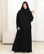 عباية سلطانة محددة بدقات اسود و ابيض