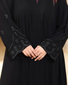 عبايات سوداء سعودية